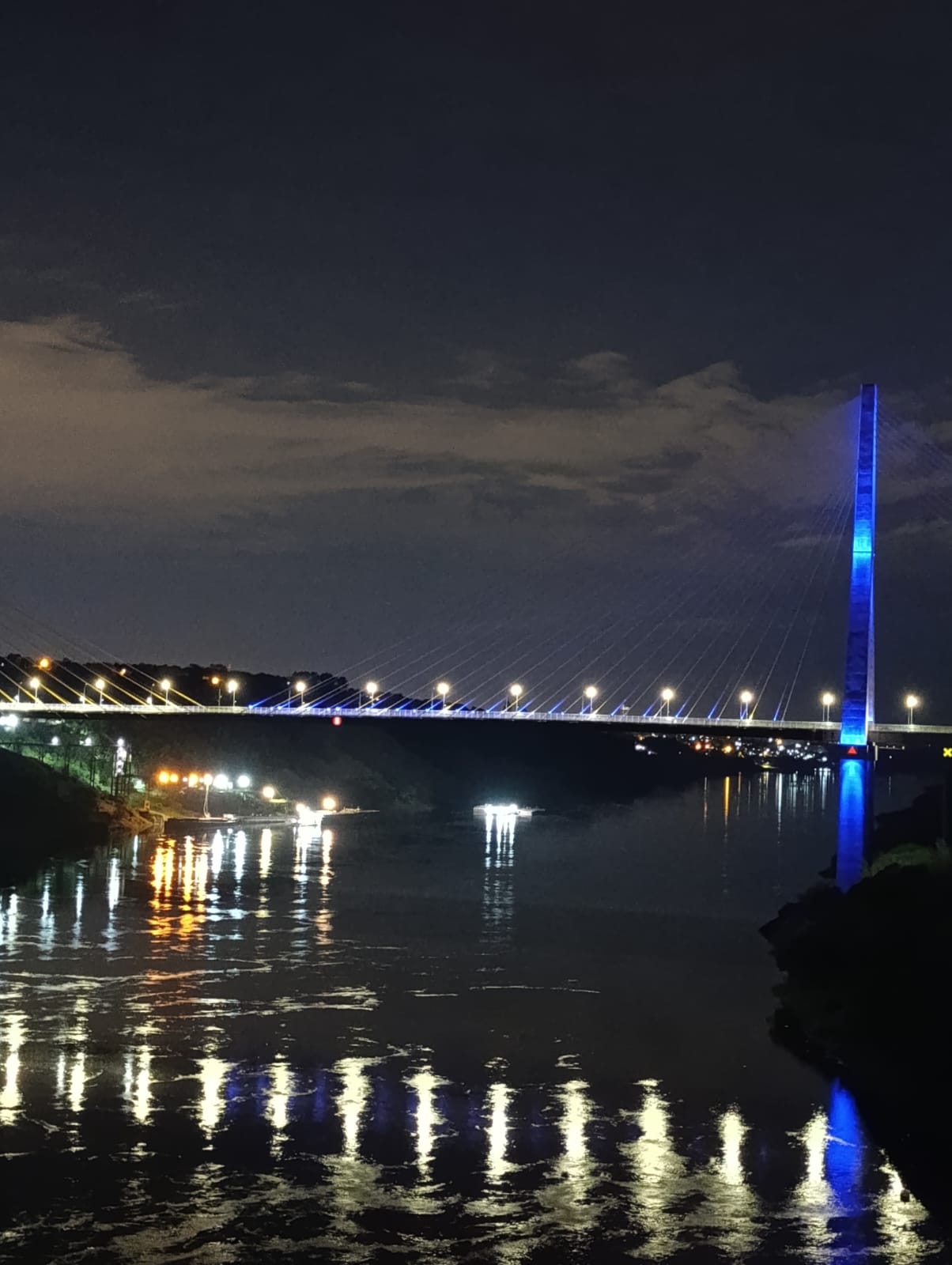 Puente Foz do Iguazu desde Puerto Iguazu. Samuel traslados